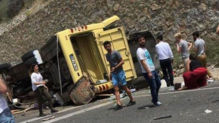 Τραγωδία στην Τουρκία! 17 νεκροί και 13 τραυματίες από ανατροπή τουριστικού λεωφορείου (εικόνες,βίντεο)